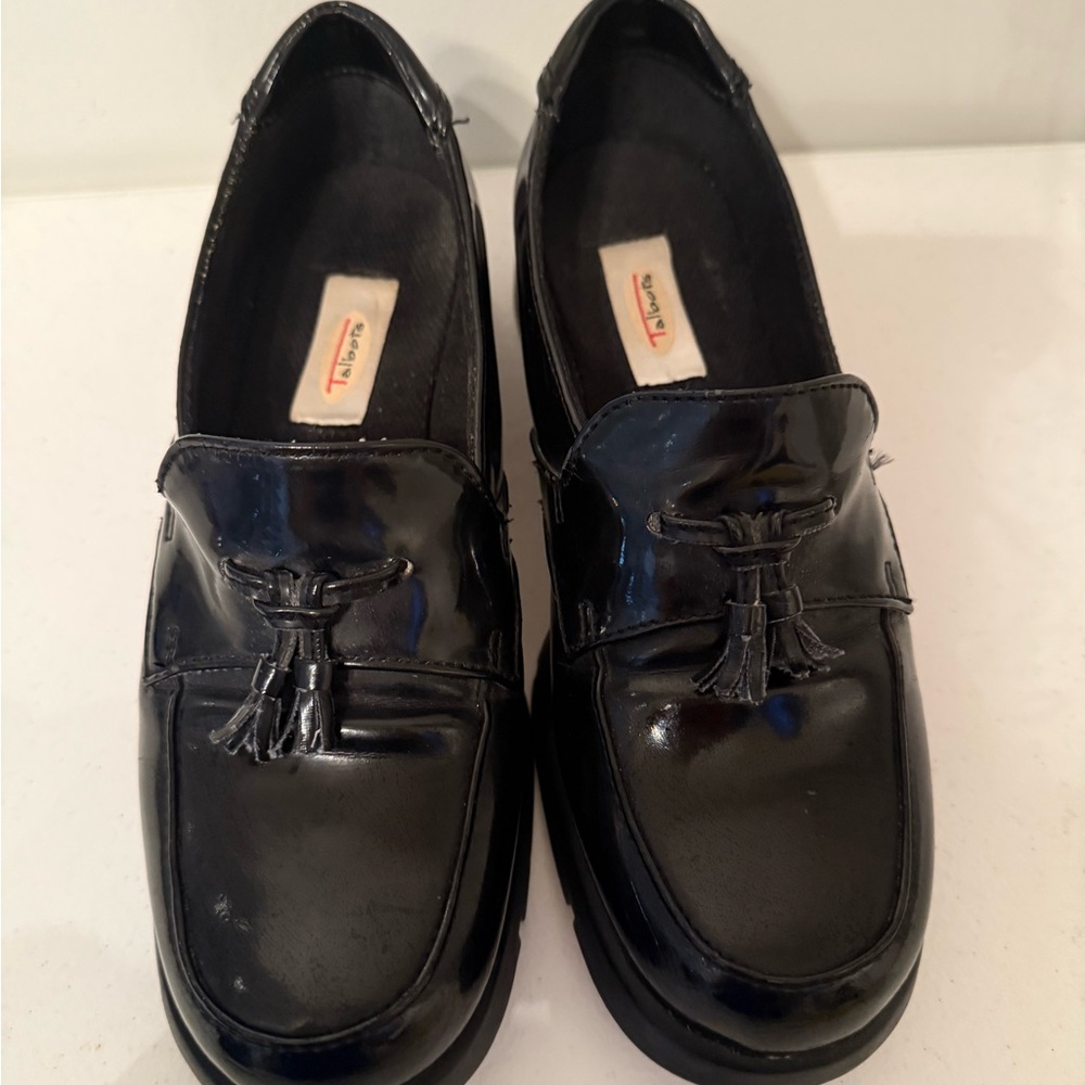 Talbots vintage Black Leather Loafers with Tassels‎
